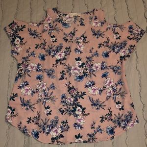 Pink Republic cold shoulder top size M
